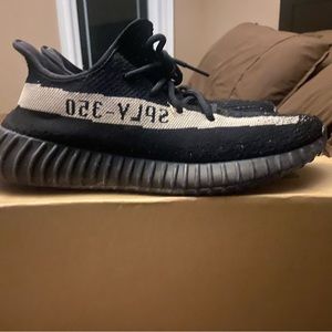 Yeezy Boost 350 V2 - Oreos
